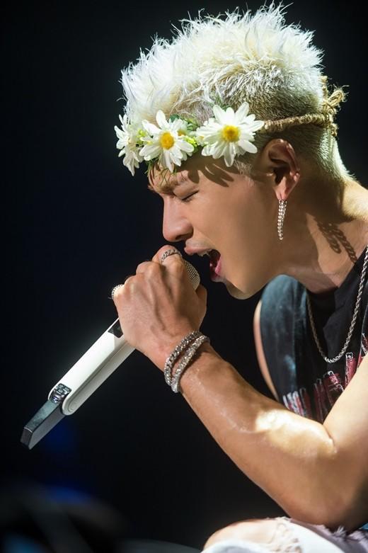 韩国慈善歌手,用歌声传递爱与希望的力量