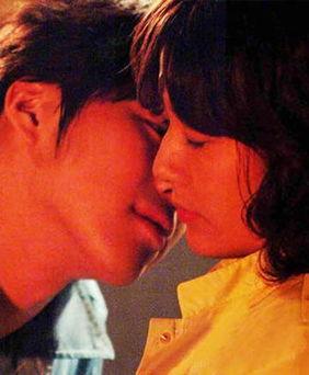 卫子夫吻戏床戏,宫廷秘恋，激情床戏背后的权谋风云