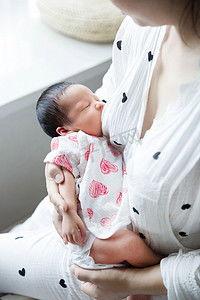 哺乳图片,母爱如水，生命绽放