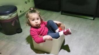 光屁股小女孩图片大全,光屁股小女孩的纯真瞬间